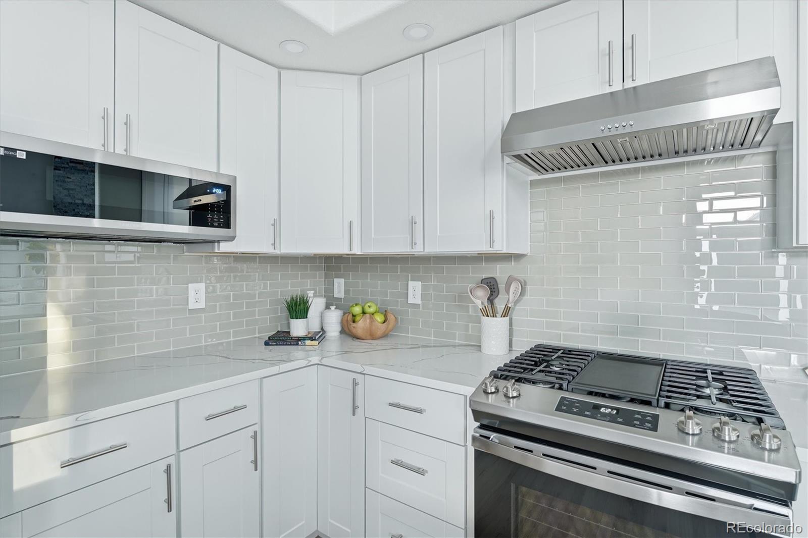 MLS Image #10 for 1011 s valentia street,denver, Colorado