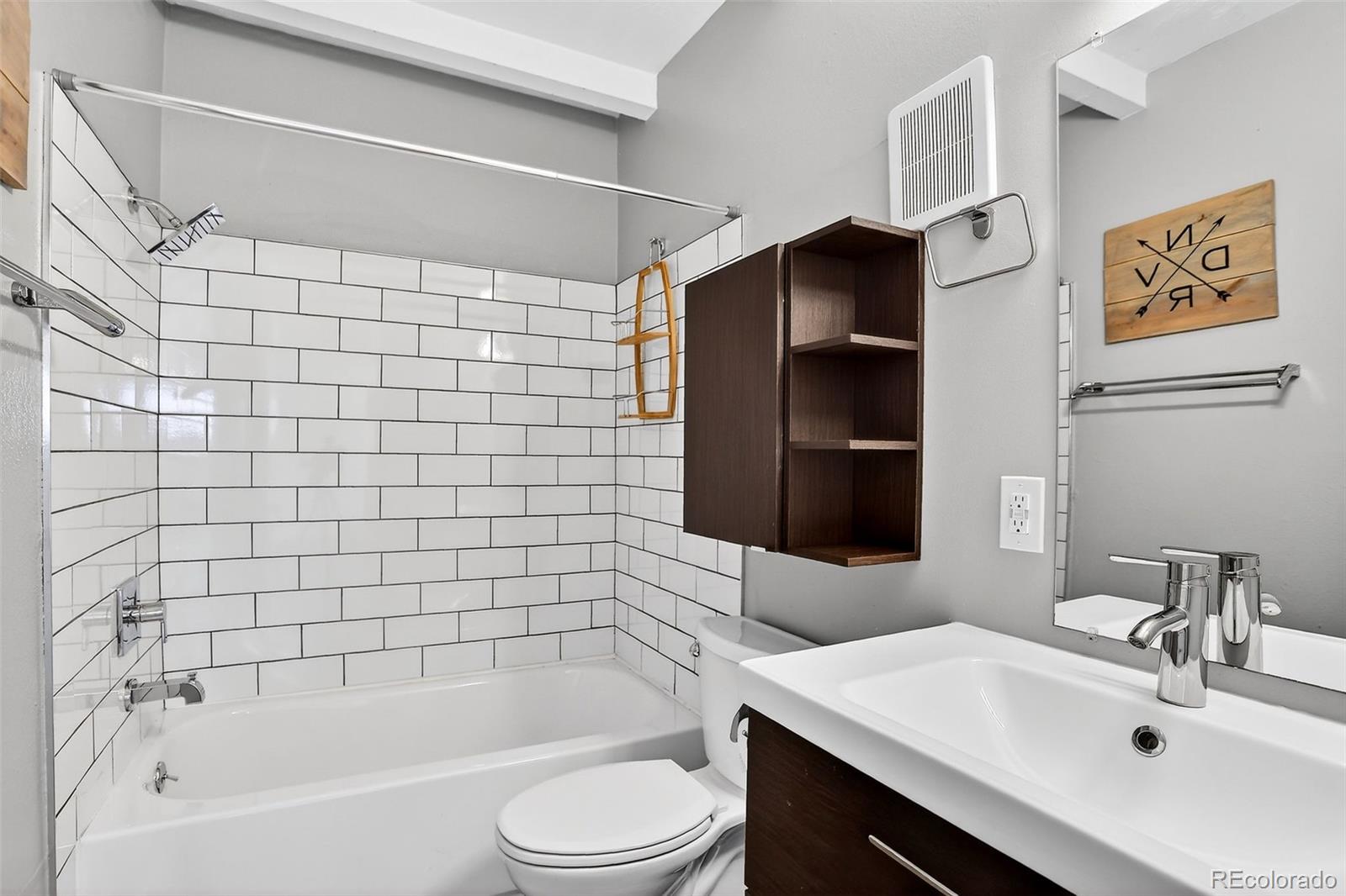 MLS Image #17 for 1044  stuart street,denver, Colorado