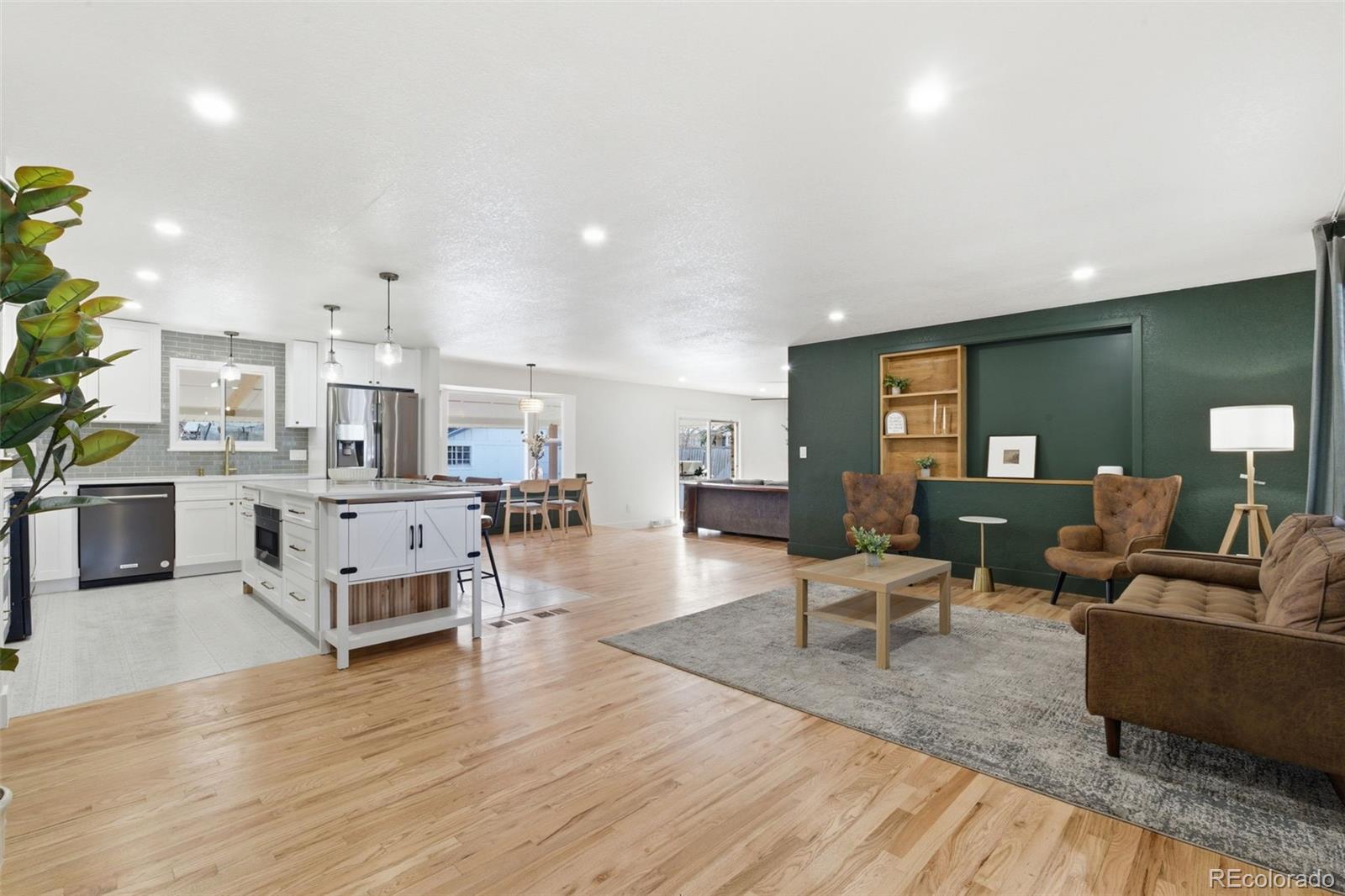 MLS Image #2 for 666  kittredge street,aurora, Colorado