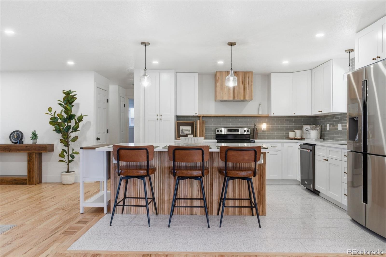 MLS Image #6 for 666  kittredge street,aurora, Colorado