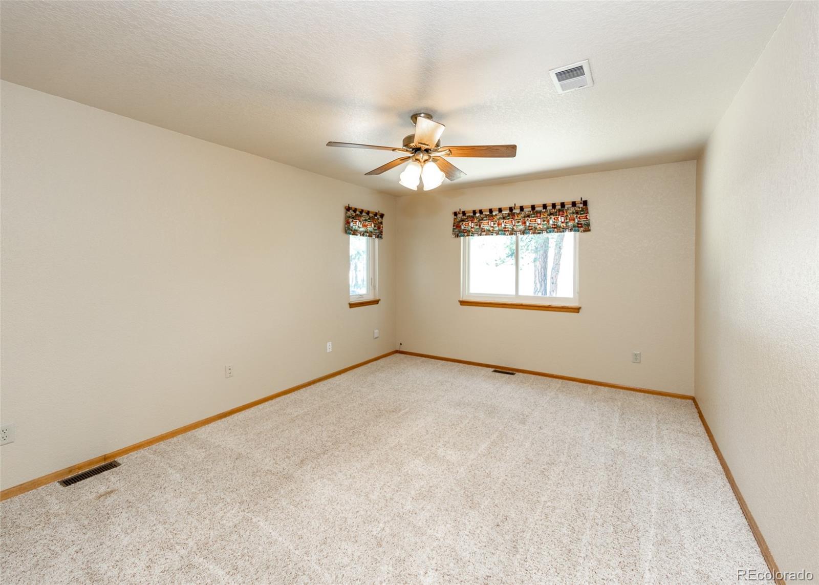 MLS Image #35 for 2602  southpark road,florissant, Colorado