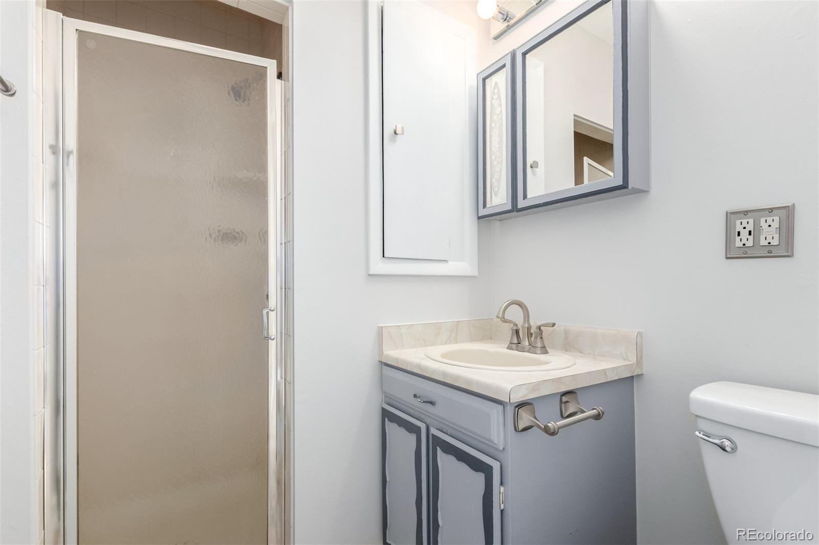MLS Image #10 for 13084 e alaska place,aurora, Colorado