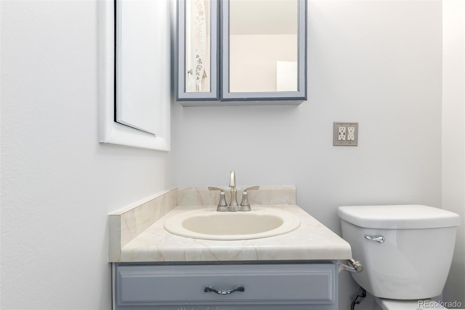 MLS Image #11 for 13084 e alaska place,aurora, Colorado