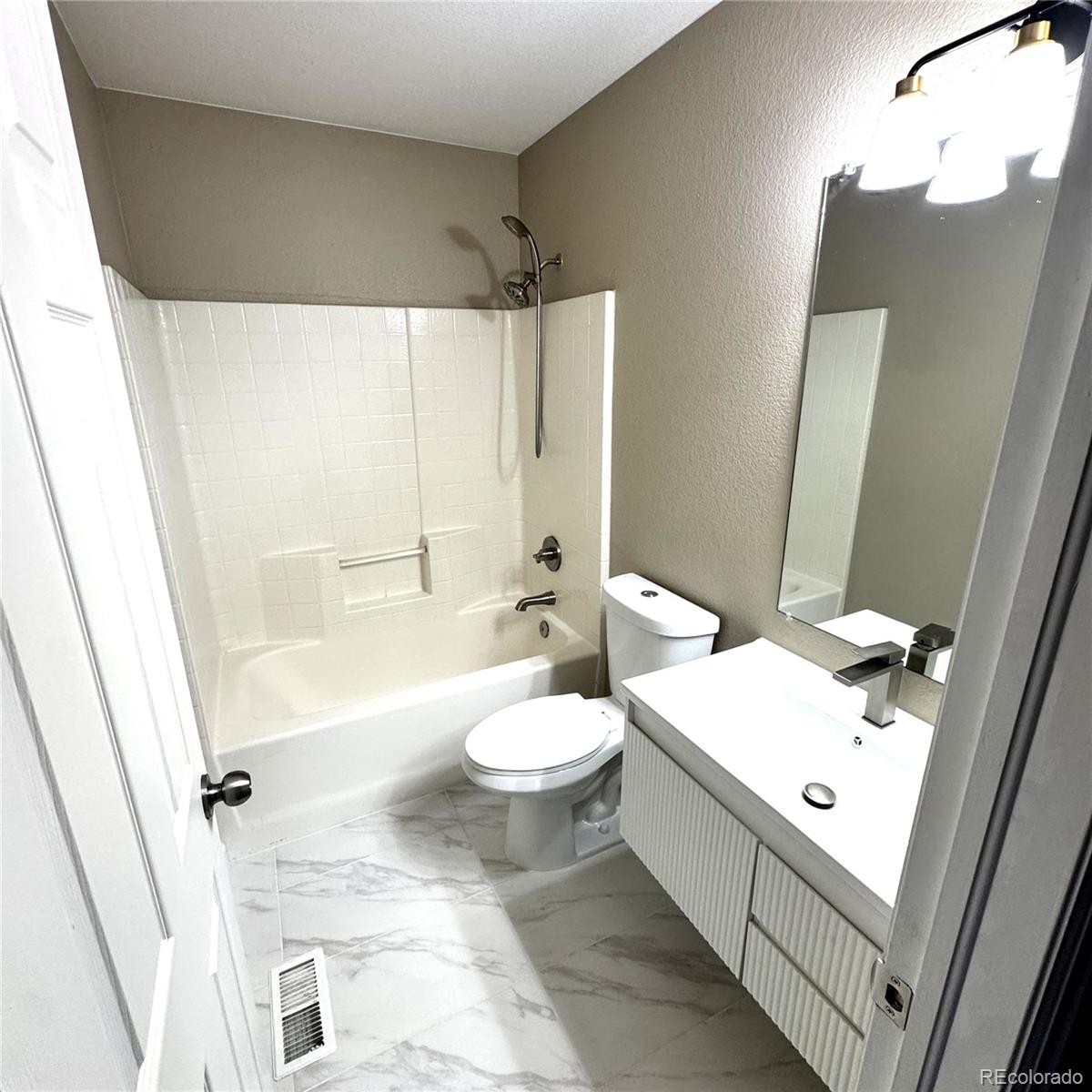 MLS Image #17 for 9440  bellaire street,thornton, Colorado