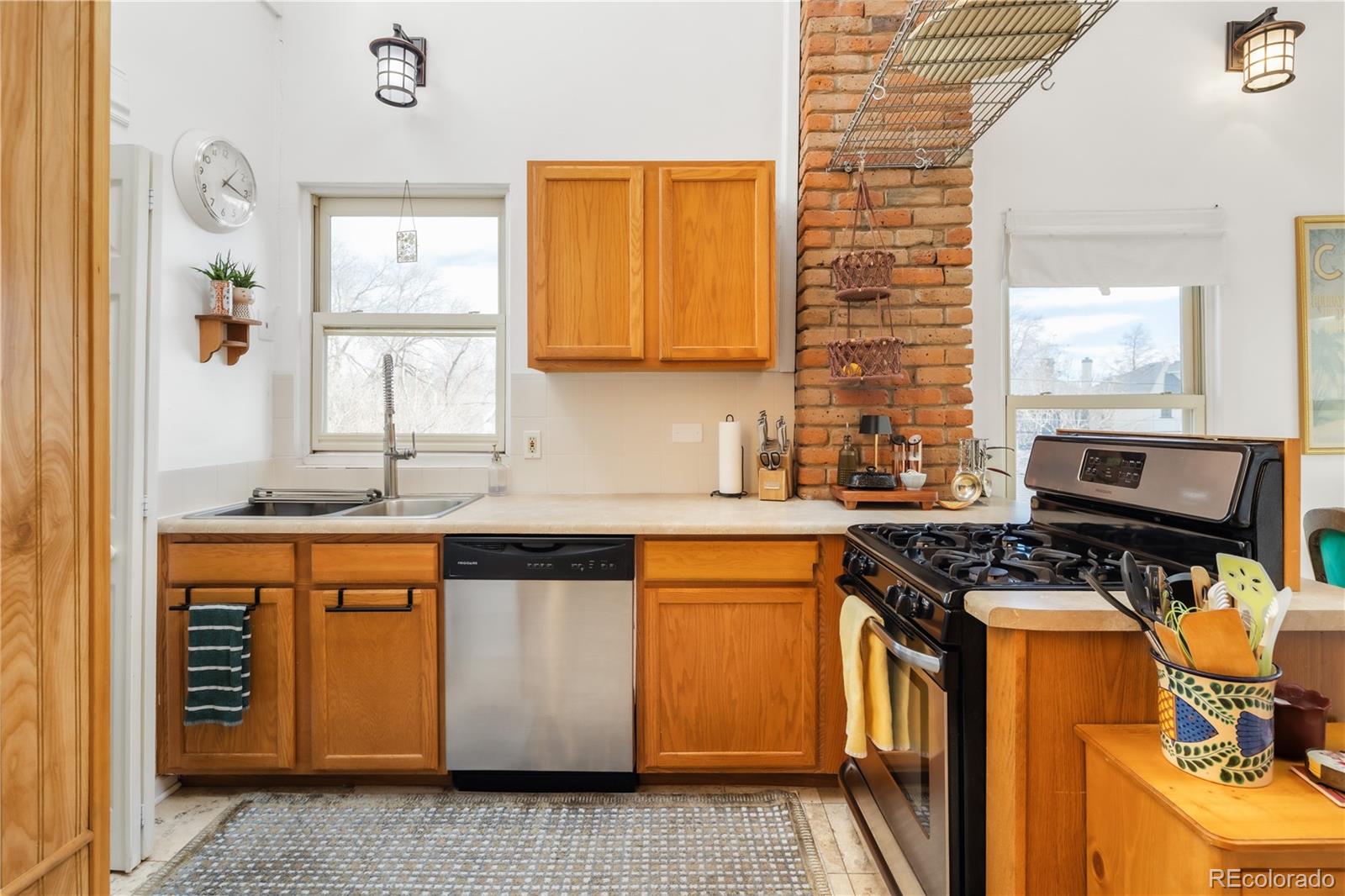 MLS Image #2 for 1532  steele street,denver, Colorado