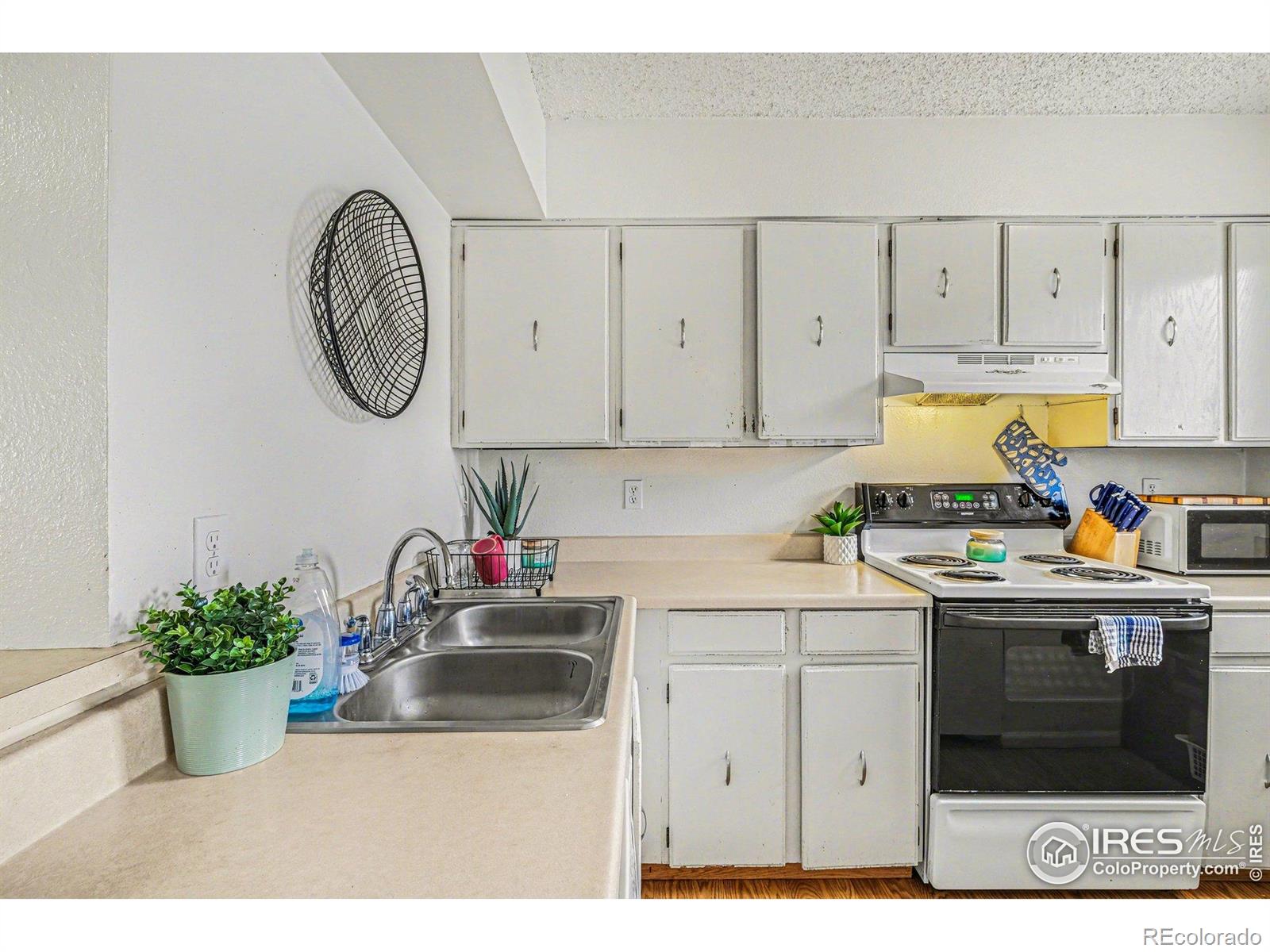 MLS Image #10 for 1705  heatheridge road,fort collins, Colorado