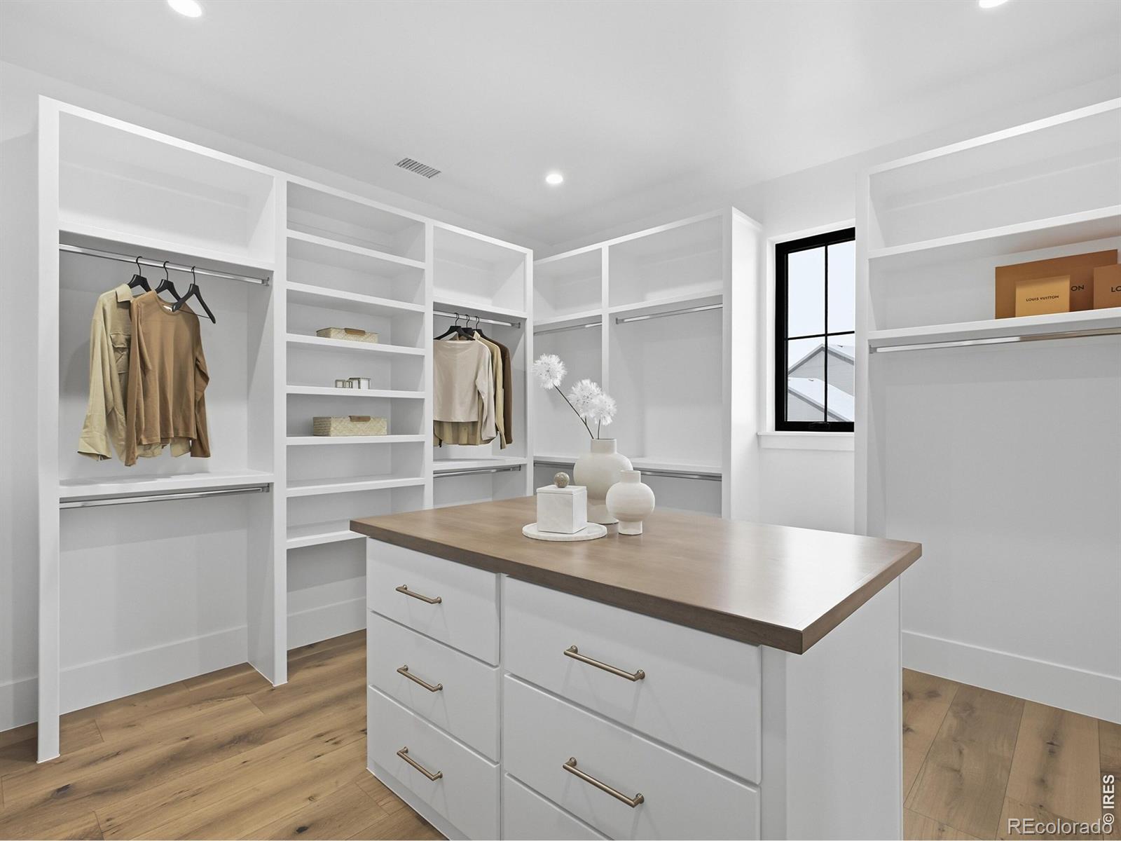 MLS Image #18 for 827  trail ridge drive,louisville, Colorado