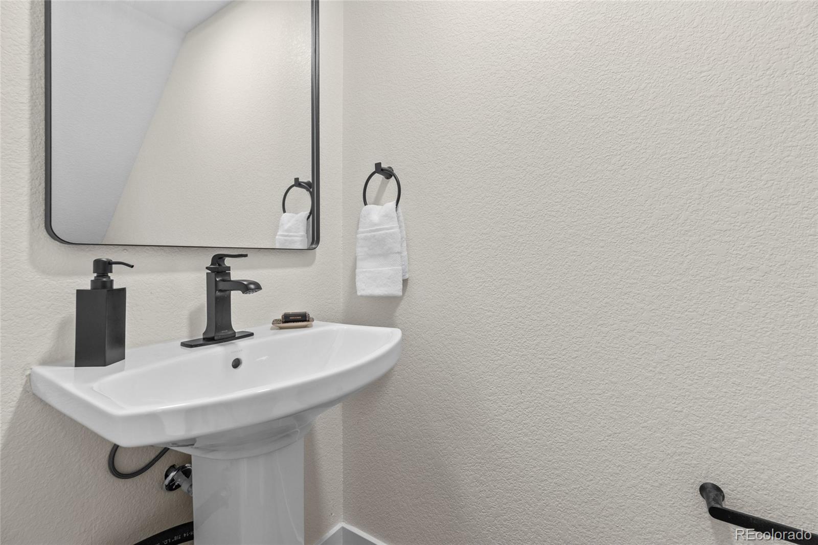 MLS Image #7 for 2719  eliot street,denver, Colorado