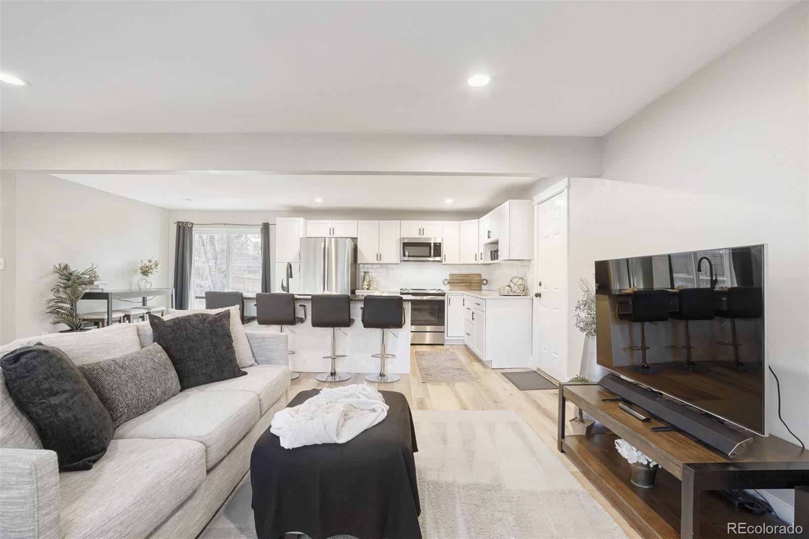 MLS Image #5 for 2405  lee street,lakewood, Colorado