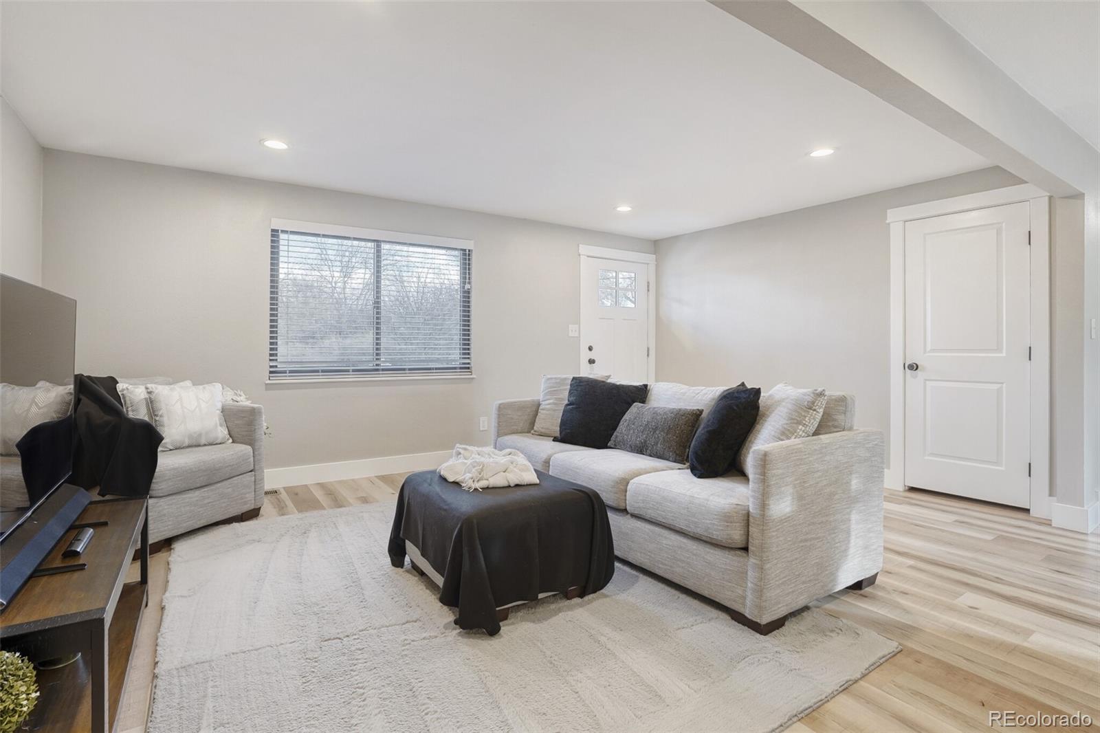 MLS Image #9 for 2405  lee street,lakewood, Colorado