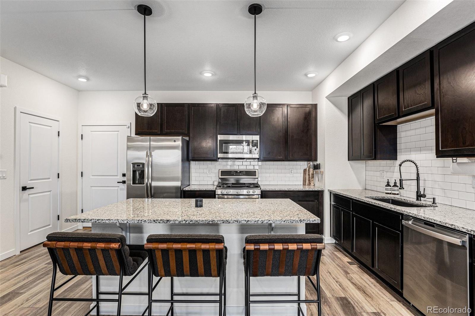 MLS Image #2 for 811 e 98th avenue,thornton, Colorado