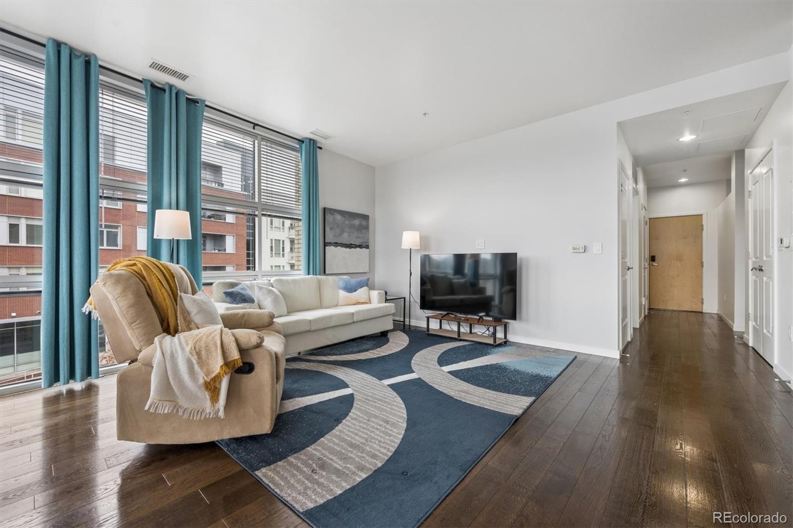 MLS Image #3 for 2958  syracuse street 317,denver, Colorado