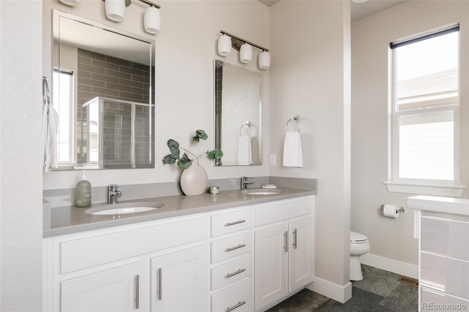 MLS Image #18 for 5840  boston street,denver, Colorado