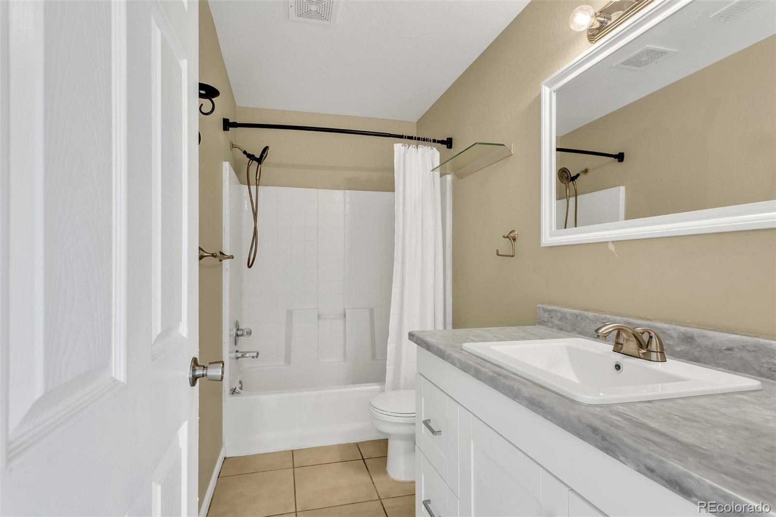 MLS Image #10 for 240 s irving street,denver, Colorado