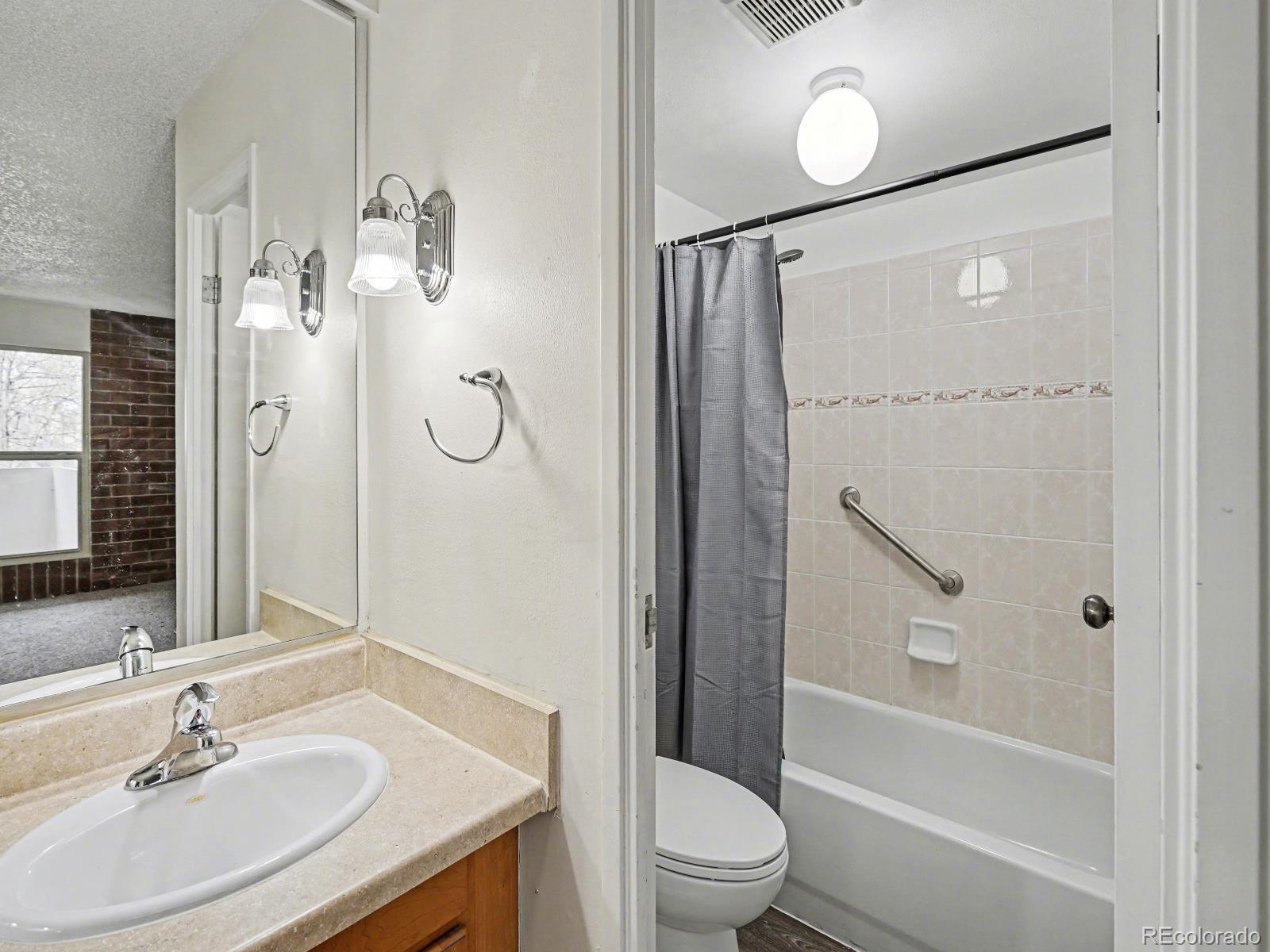 MLS Image #14 for 2880 s locust street 205s,denver, Colorado