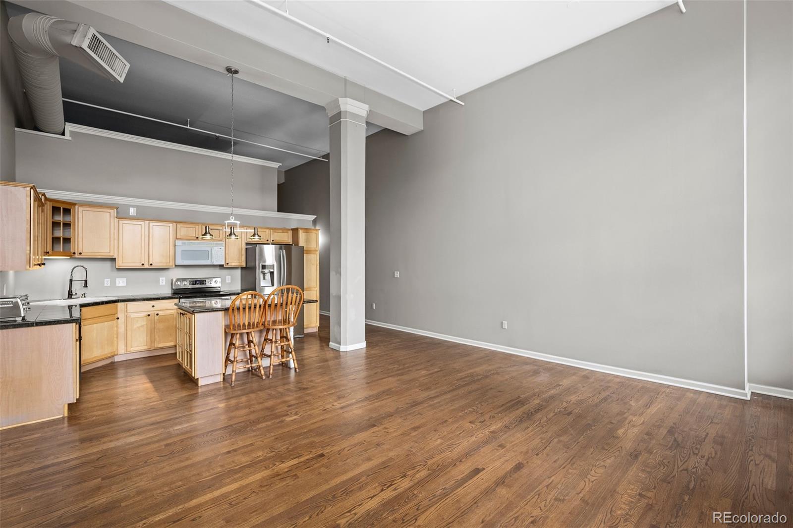 MLS Image #4 for 1555  california street,denver, Colorado