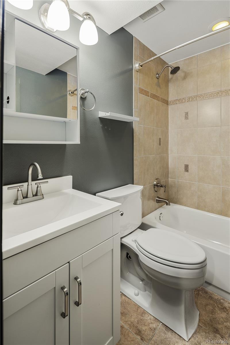 MLS Image #37 for 7863 s locust court,centennial, Colorado