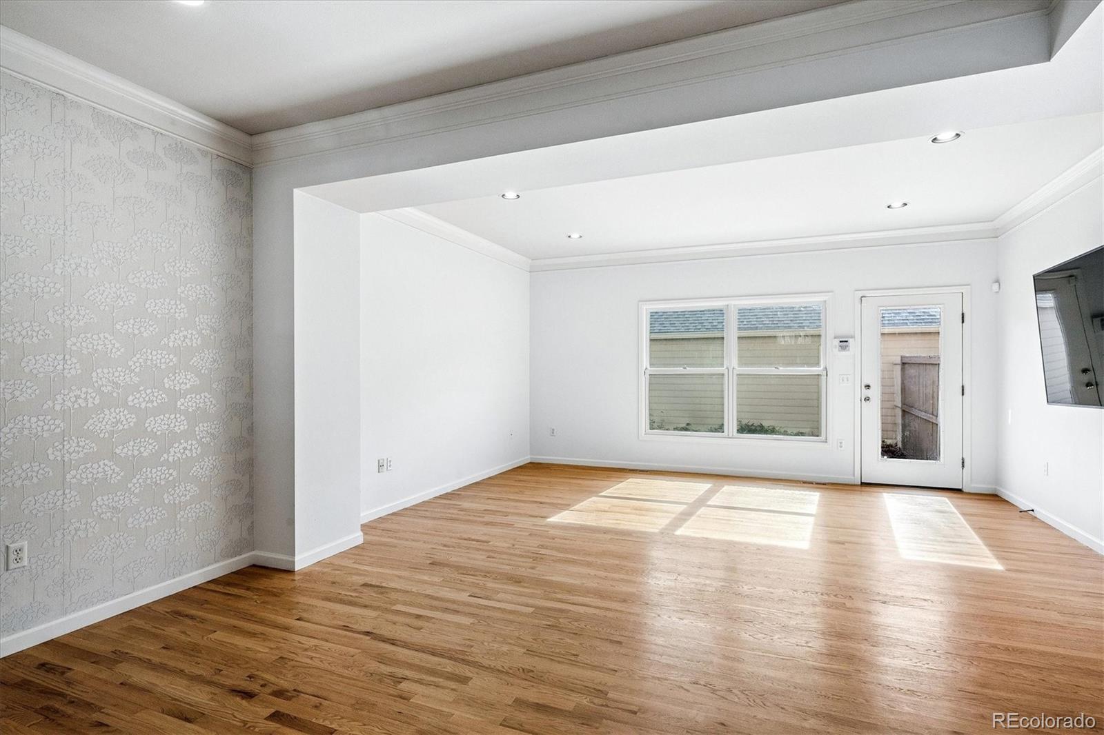 MLS Image #6 for 5820 e 10th avenue,denver, Colorado