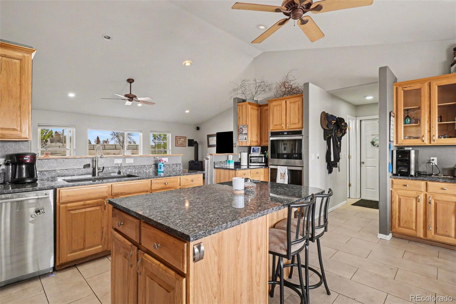 MLS Image #15 for 937  snow lake court,watkins, Colorado
