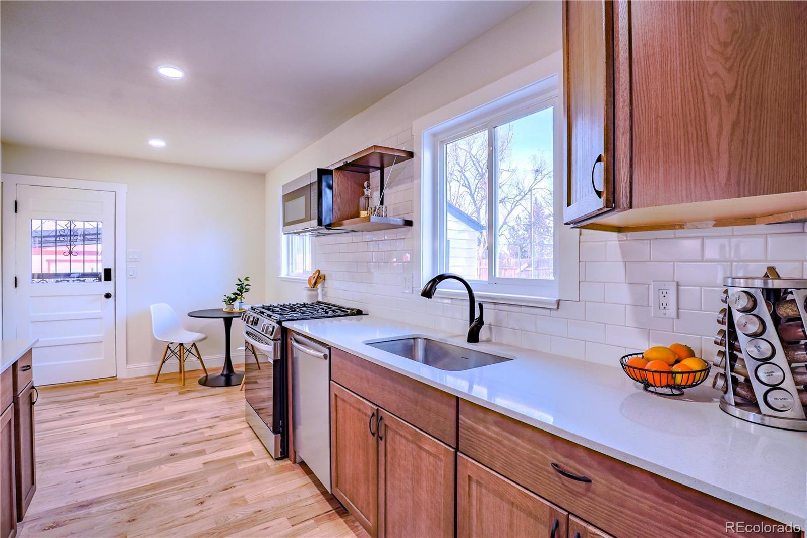 MLS Image #10 for 944 s pecos way,denver, Colorado