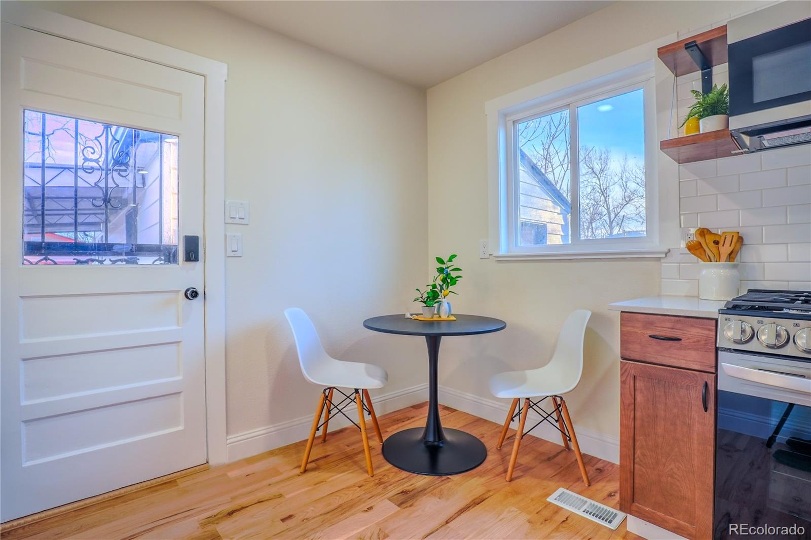 MLS Image #11 for 944 s pecos way,denver, Colorado