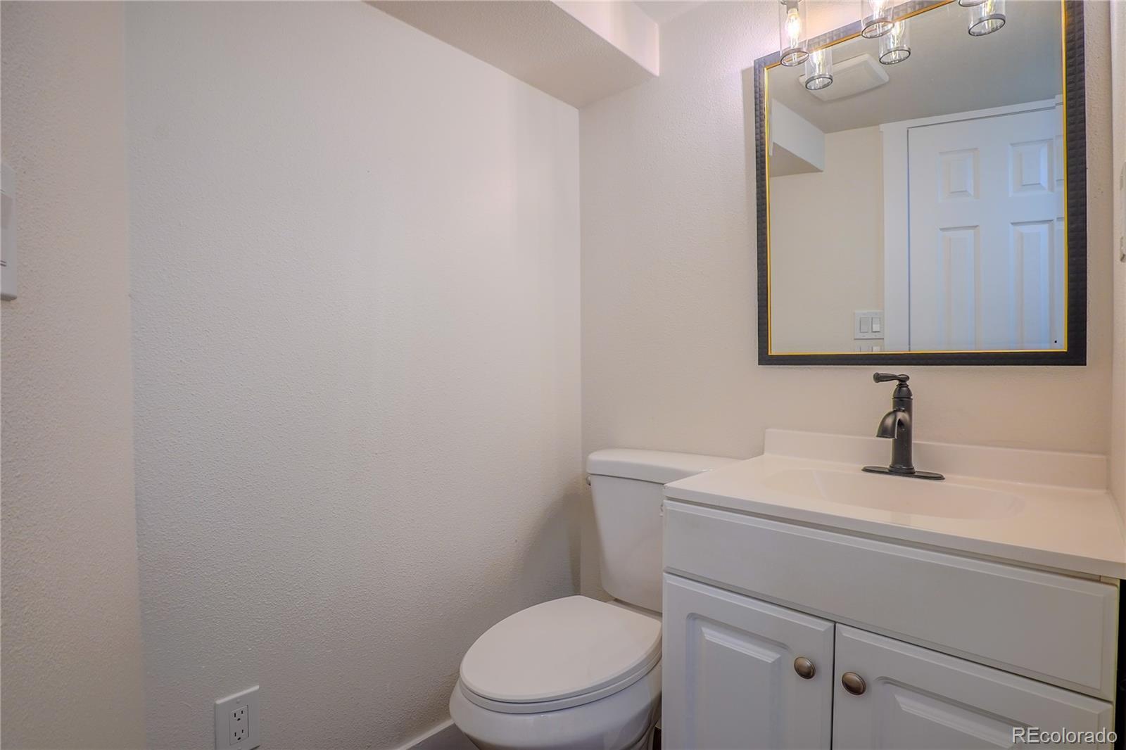 MLS Image #27 for 944 s pecos way,denver, Colorado