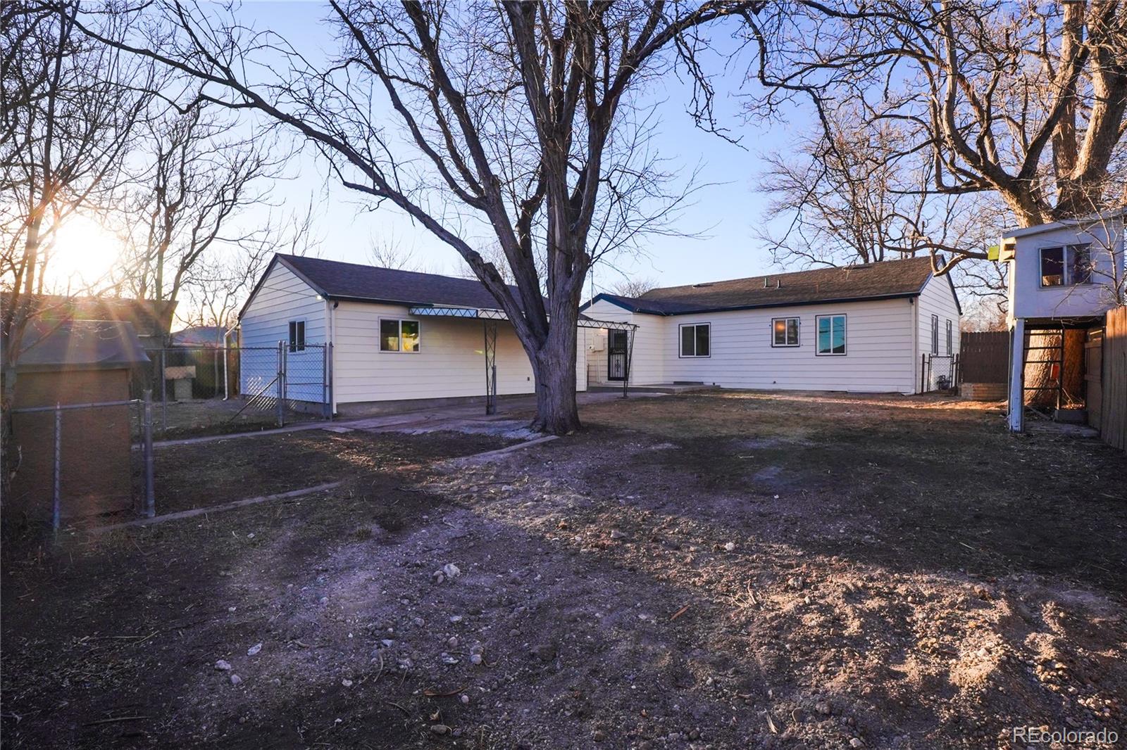 MLS Image #36 for 944 s pecos way,denver, Colorado