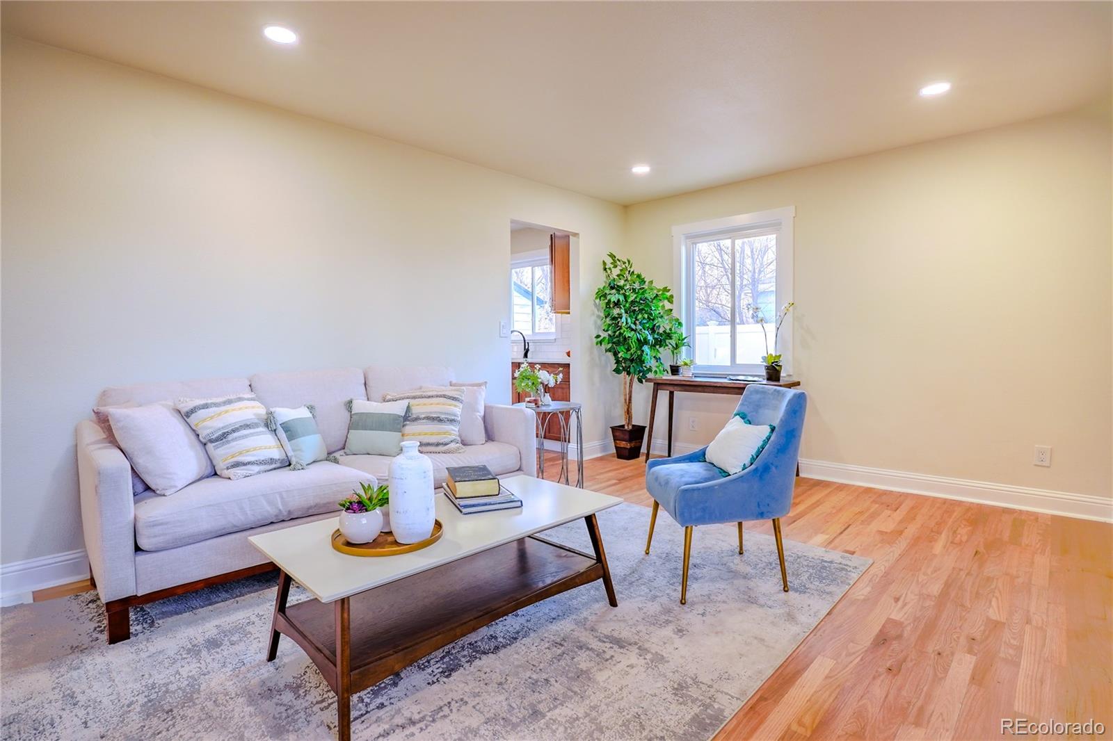 MLS Image #4 for 944 s pecos way,denver, Colorado