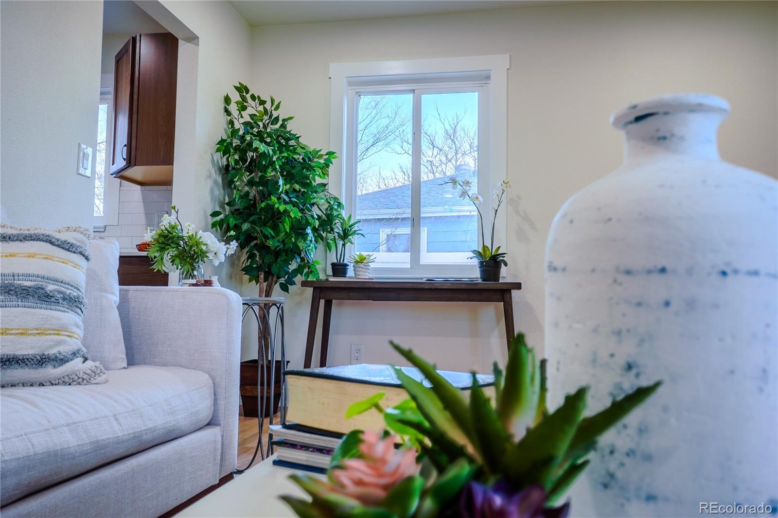 MLS Image #6 for 944 s pecos way,denver, Colorado