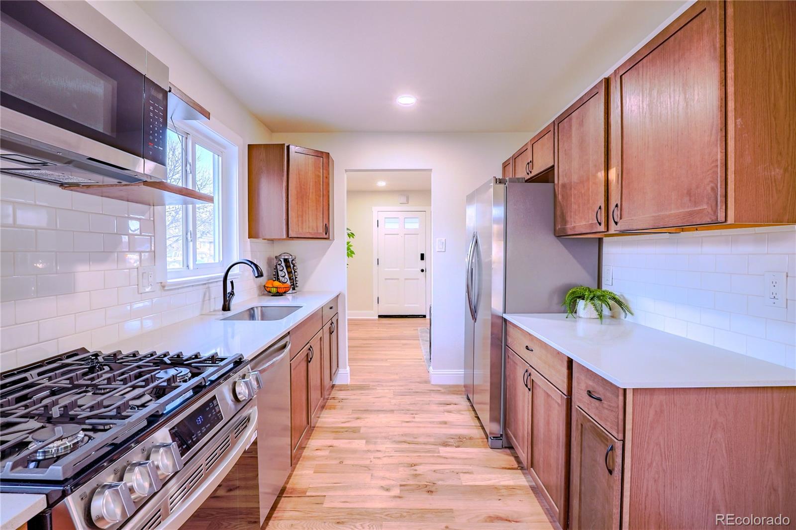 MLS Image #7 for 944 s pecos way,denver, Colorado