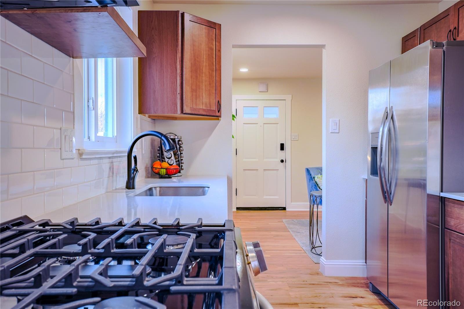 MLS Image #9 for 944 s pecos way,denver, Colorado