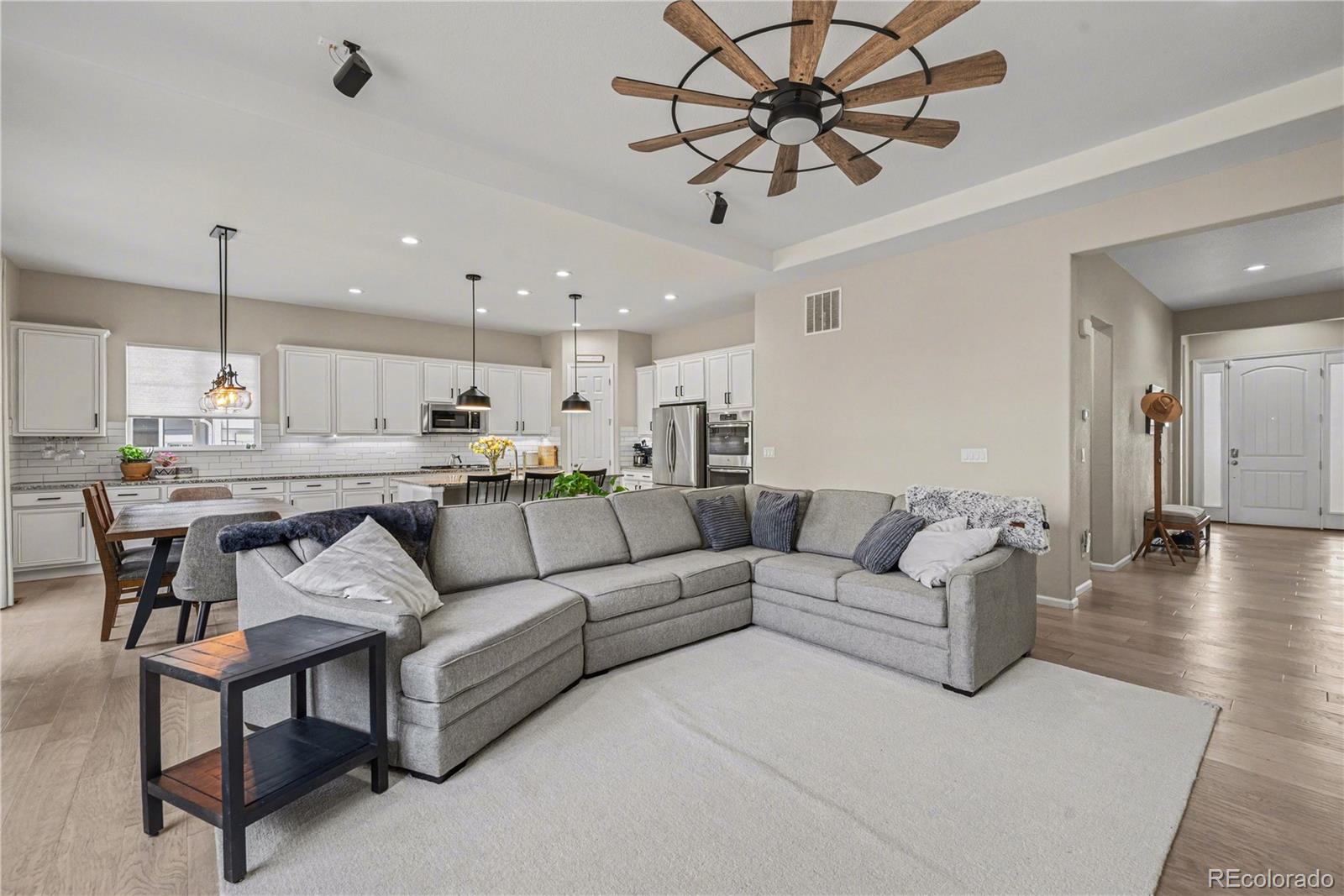 MLS Image #4 for 26633 e peakview place,aurora, Colorado