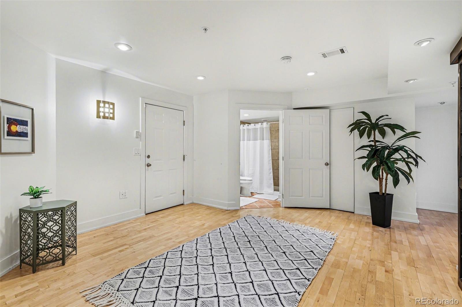 MLS Image #19 for 2660 s university boulevard l,denver, Colorado