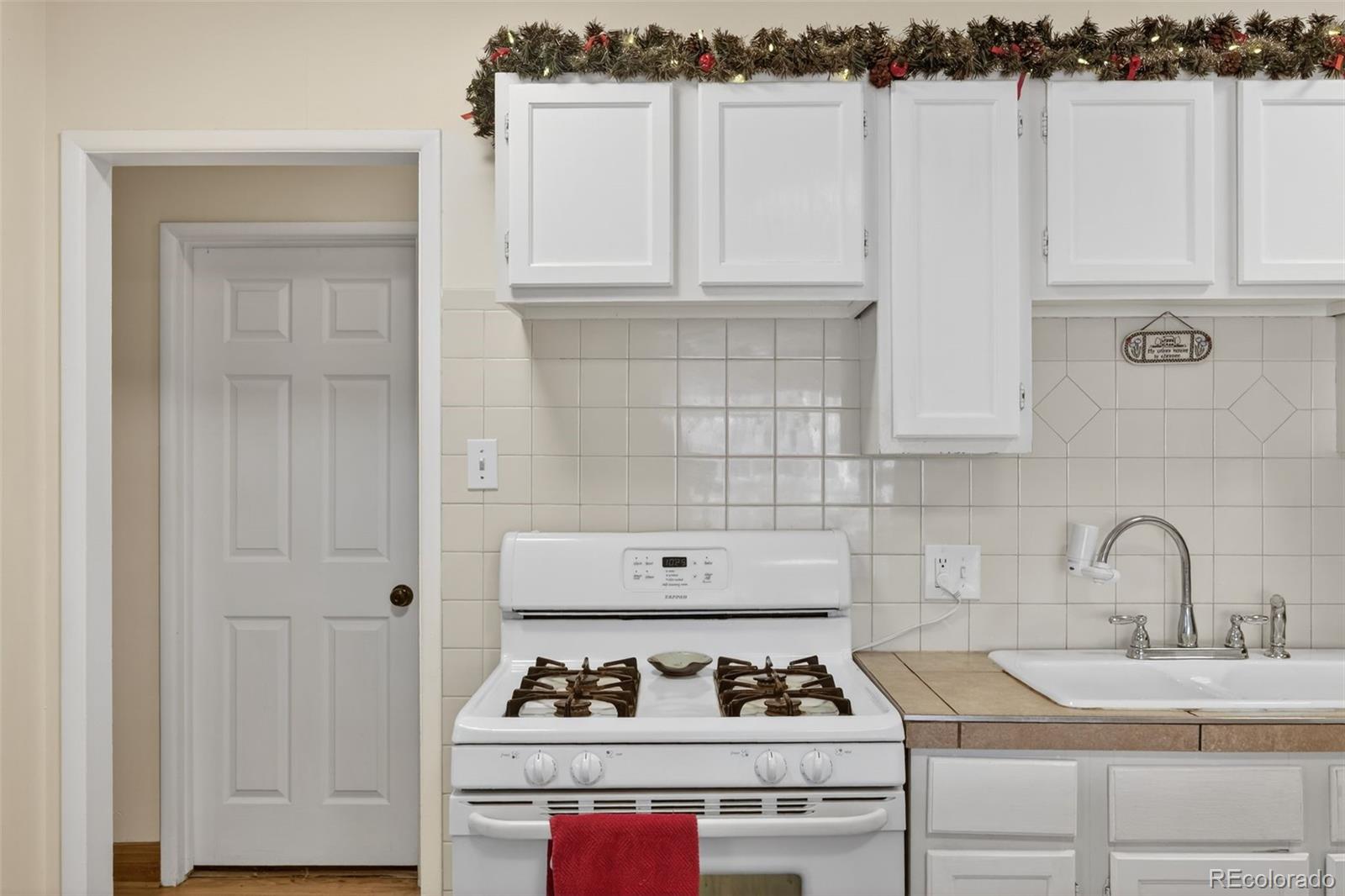 MLS Image #11 for 6175  dover street,arvada, Colorado
