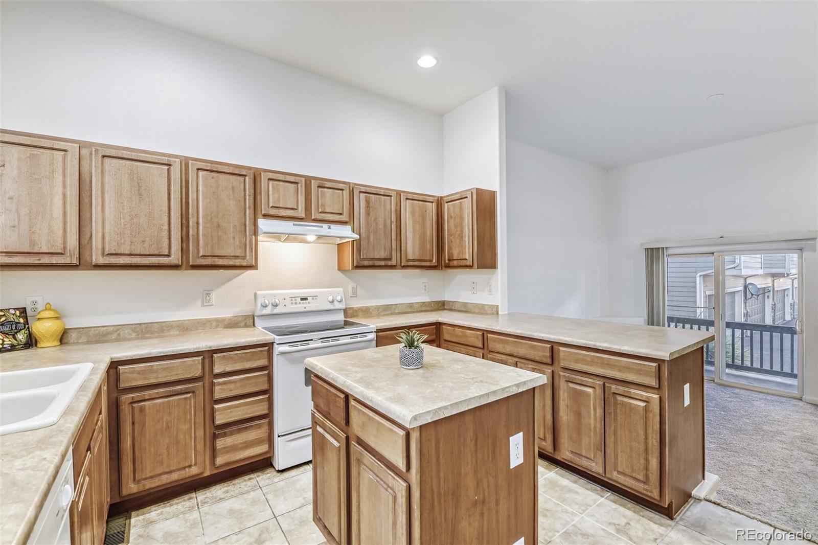 MLS Image #5 for 11250  florence street 19c,commerce city, Colorado