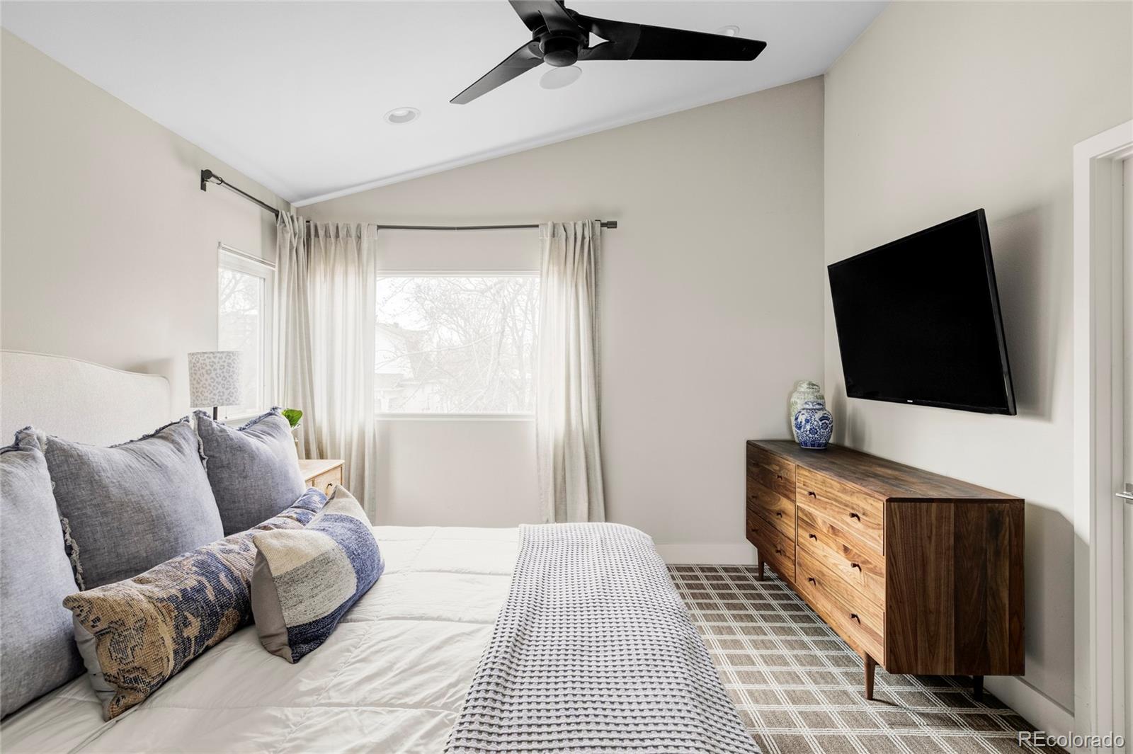 MLS Image #13 for 1834 s sherman street,denver, Colorado