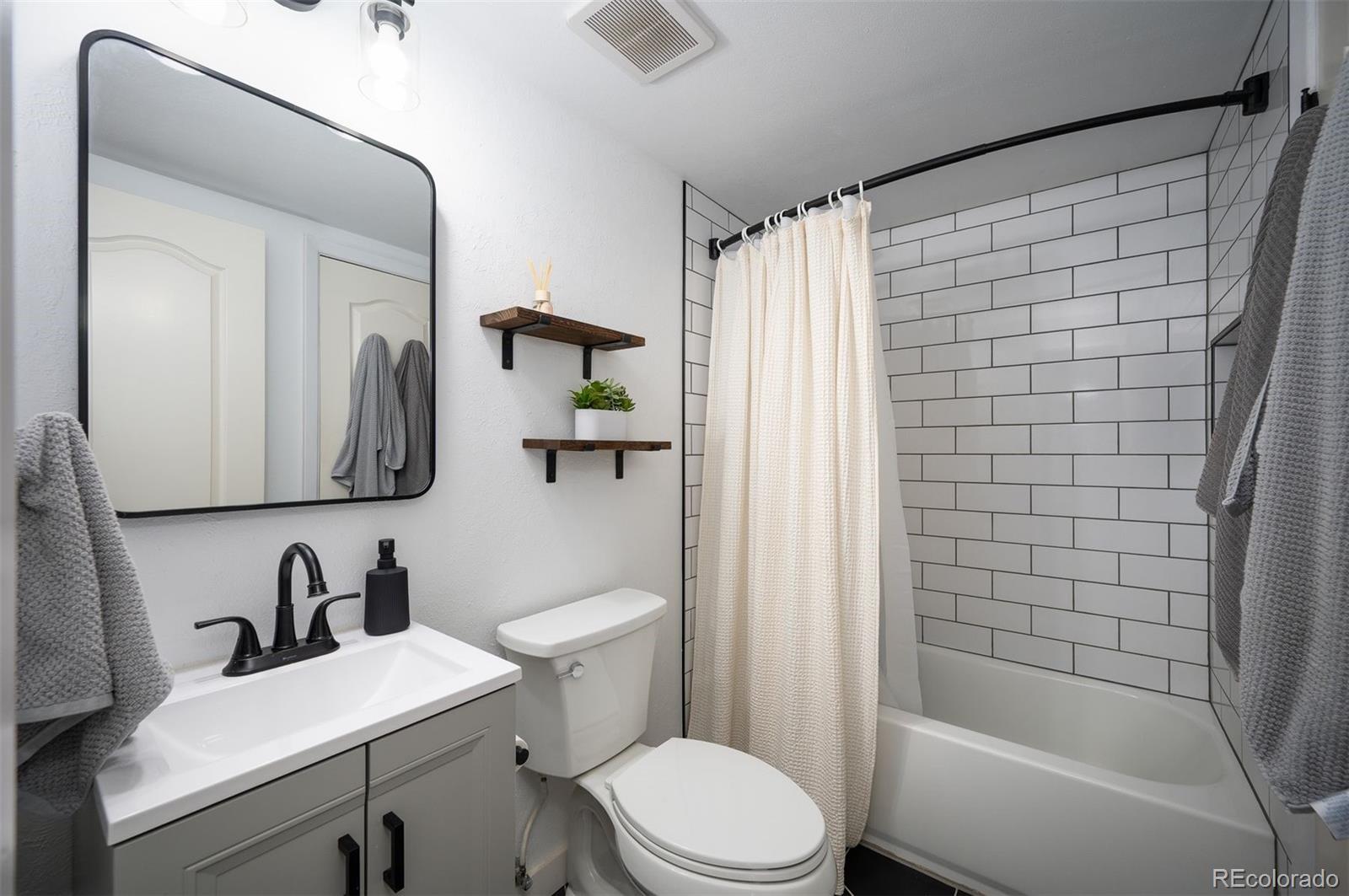 MLS Image #16 for 4367 e maplewood way ,centennial, Colorado