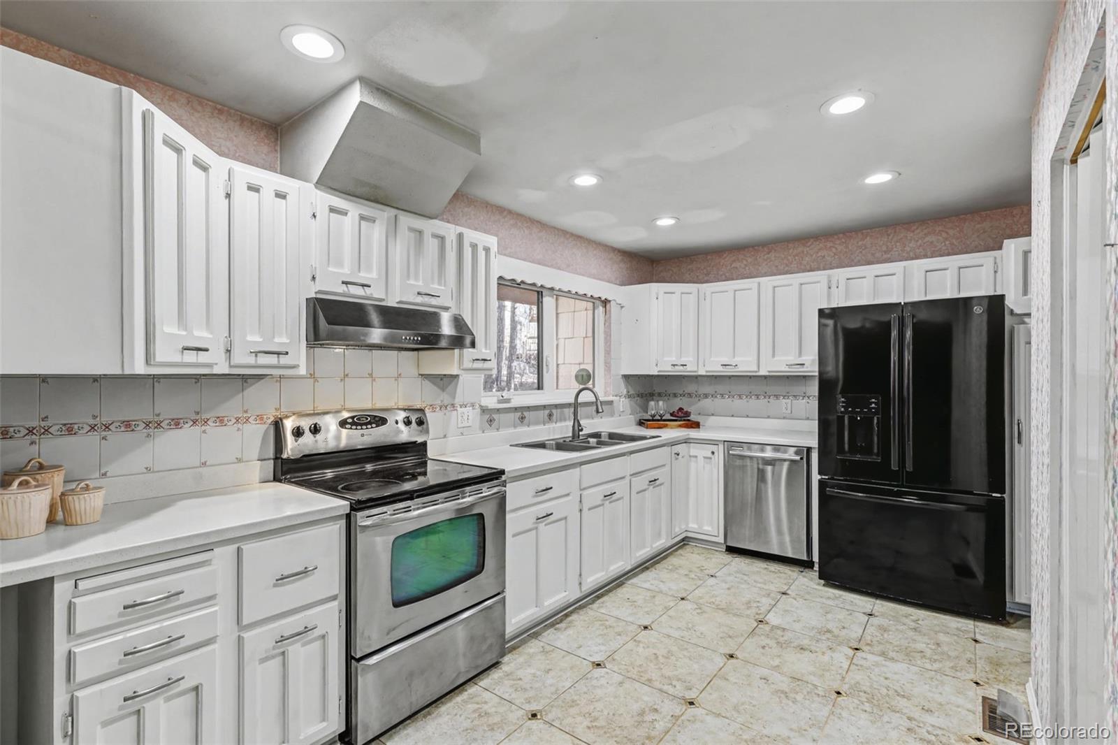 MLS Image #7 for 1040  tari drive,colorado springs, Colorado