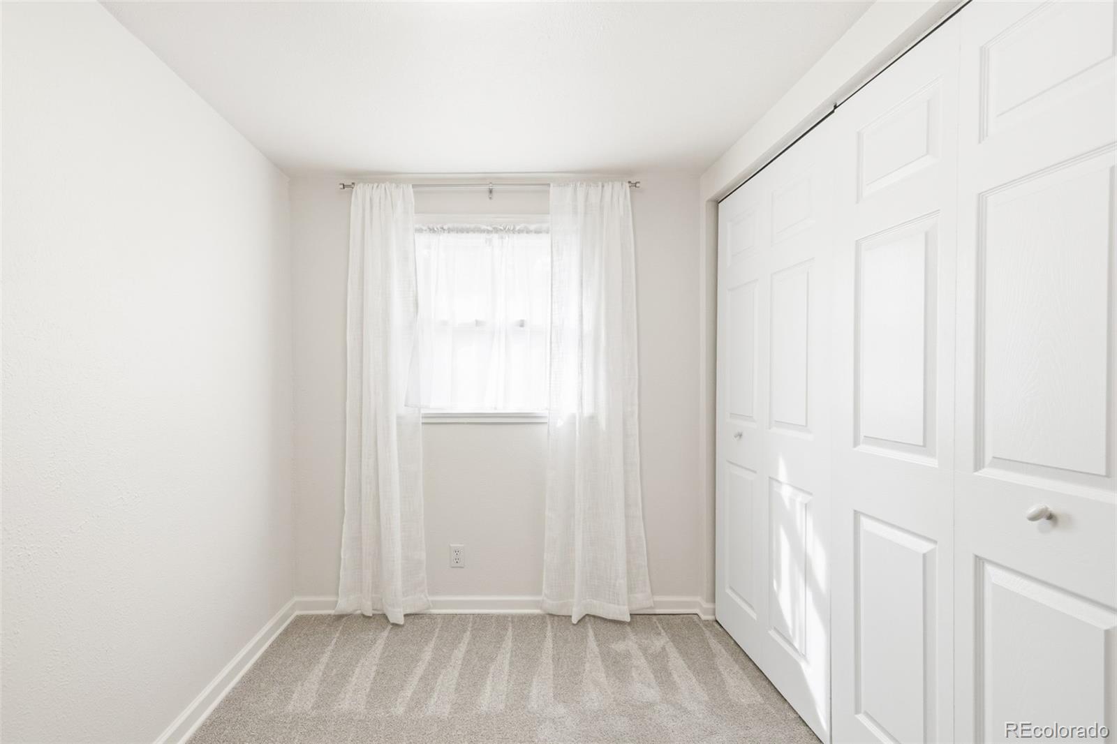 MLS Image #15 for 1164  roslyn street,denver, Colorado