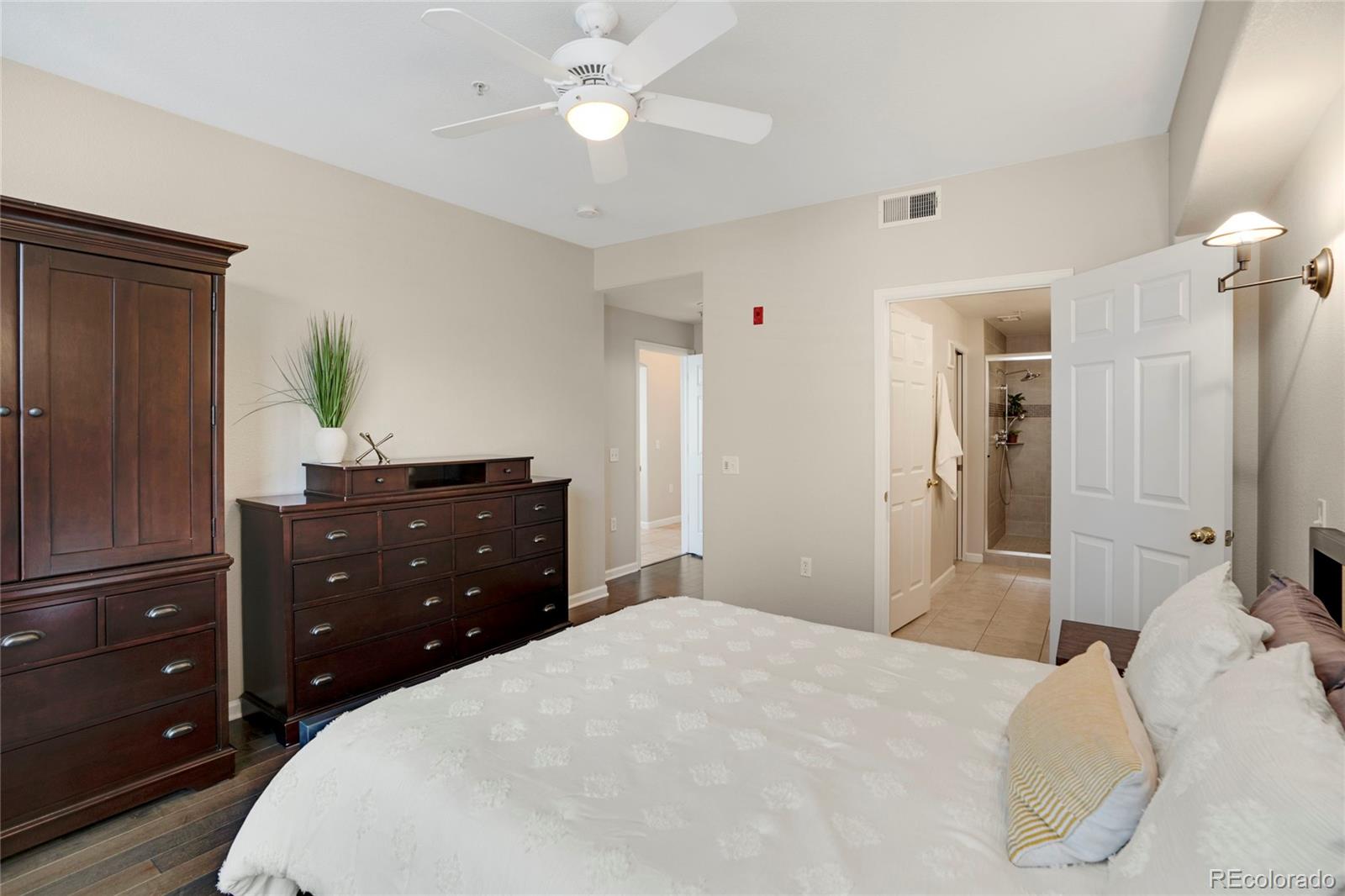 MLS Image #15 for 1747 n pearl street 305,denver, Colorado