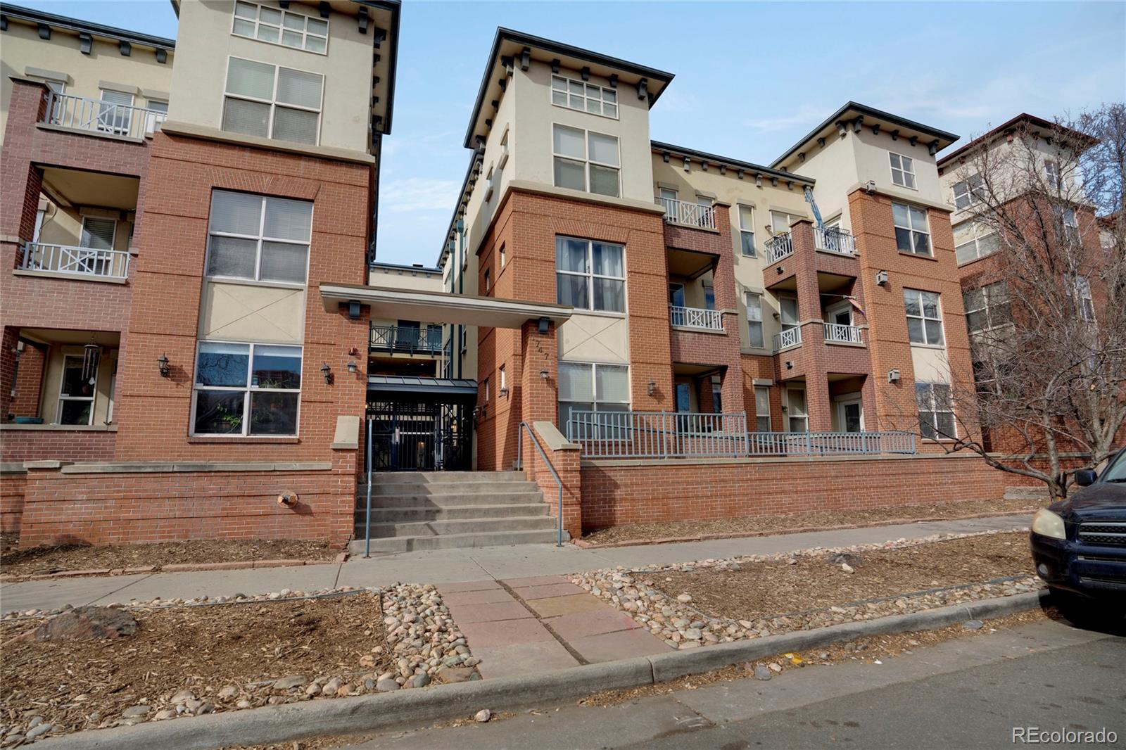 MLS Image #33 for 1747 n pearl street 305,denver, Colorado