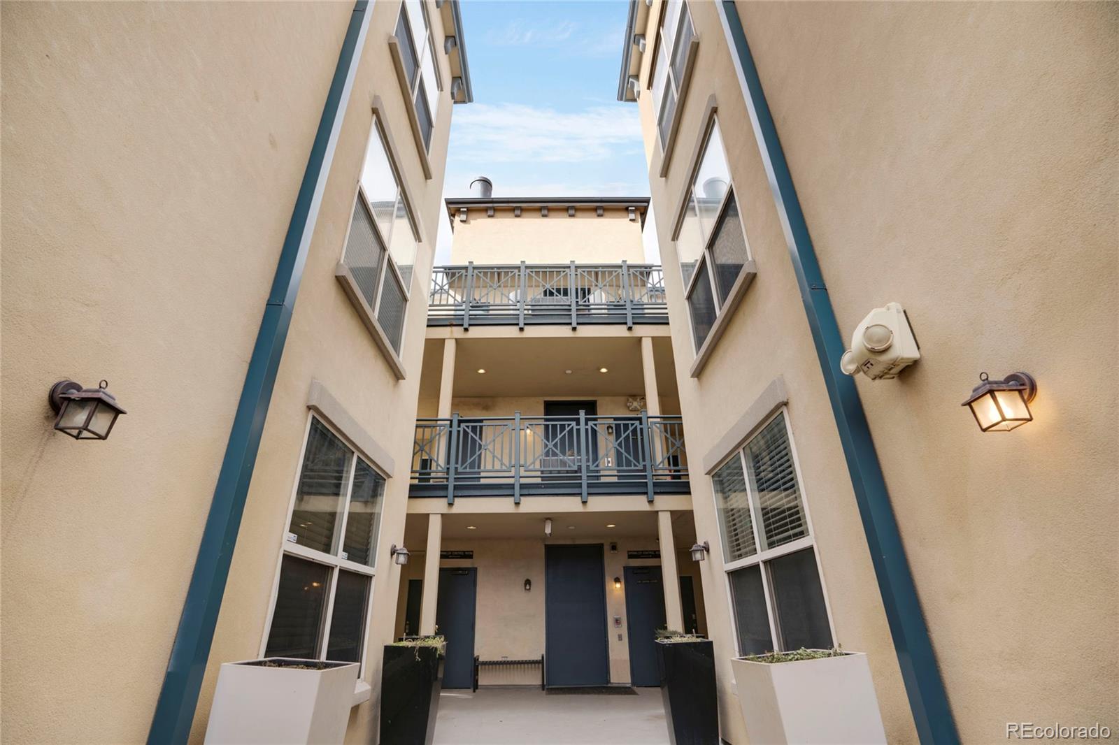 MLS Image #34 for 1747 n pearl street 305,denver, Colorado