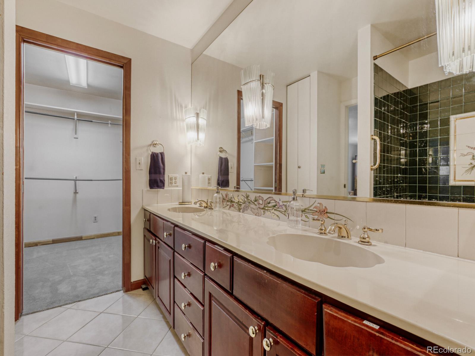 MLS Image #15 for 325 s monaco parkway,denver, Colorado