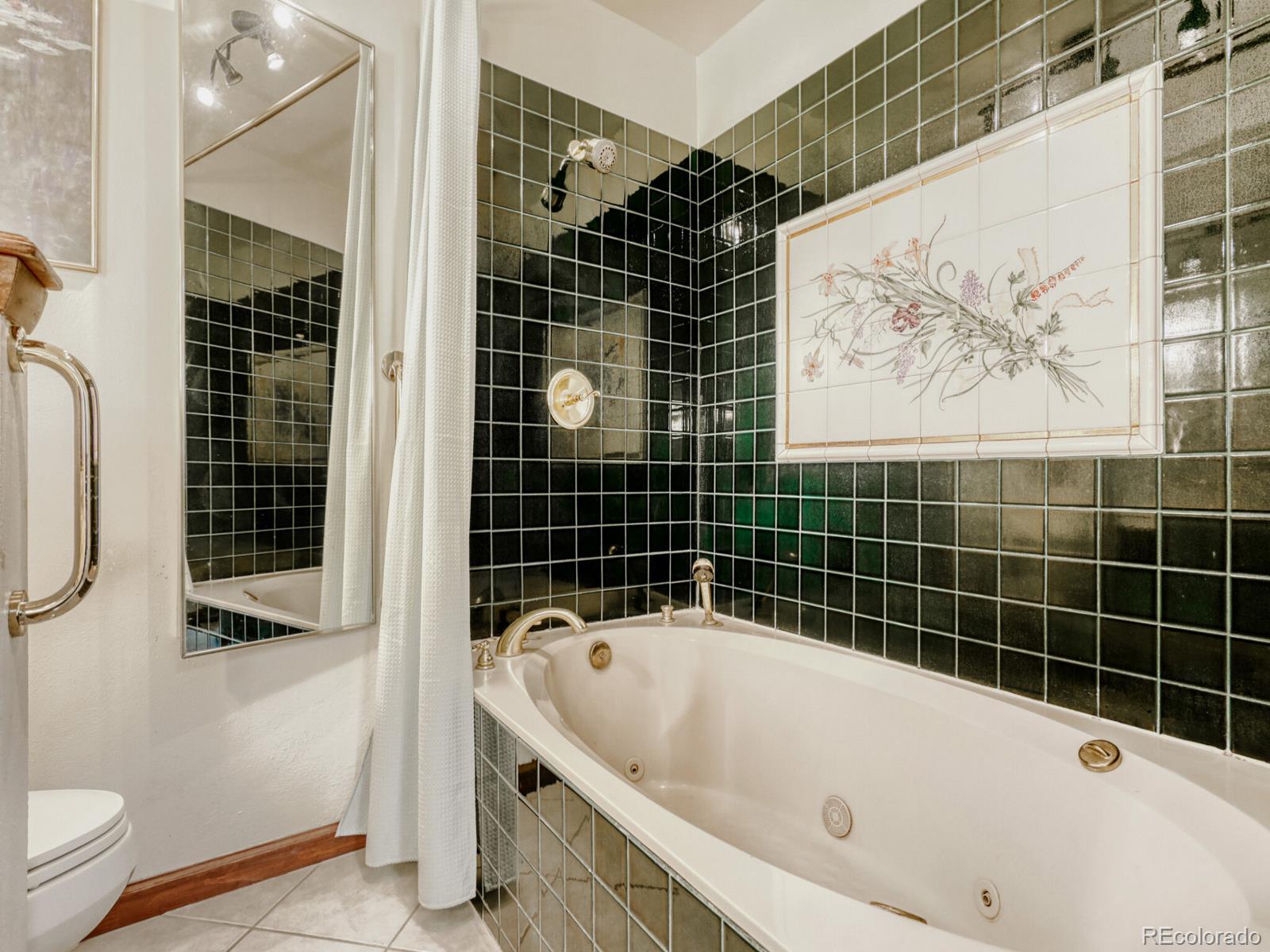 MLS Image #16 for 325 s monaco parkway,denver, Colorado