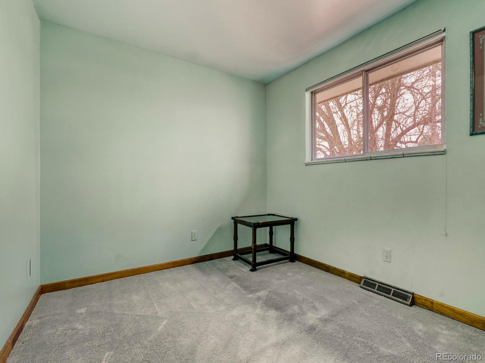MLS Image #18 for 325 s monaco parkway,denver, Colorado