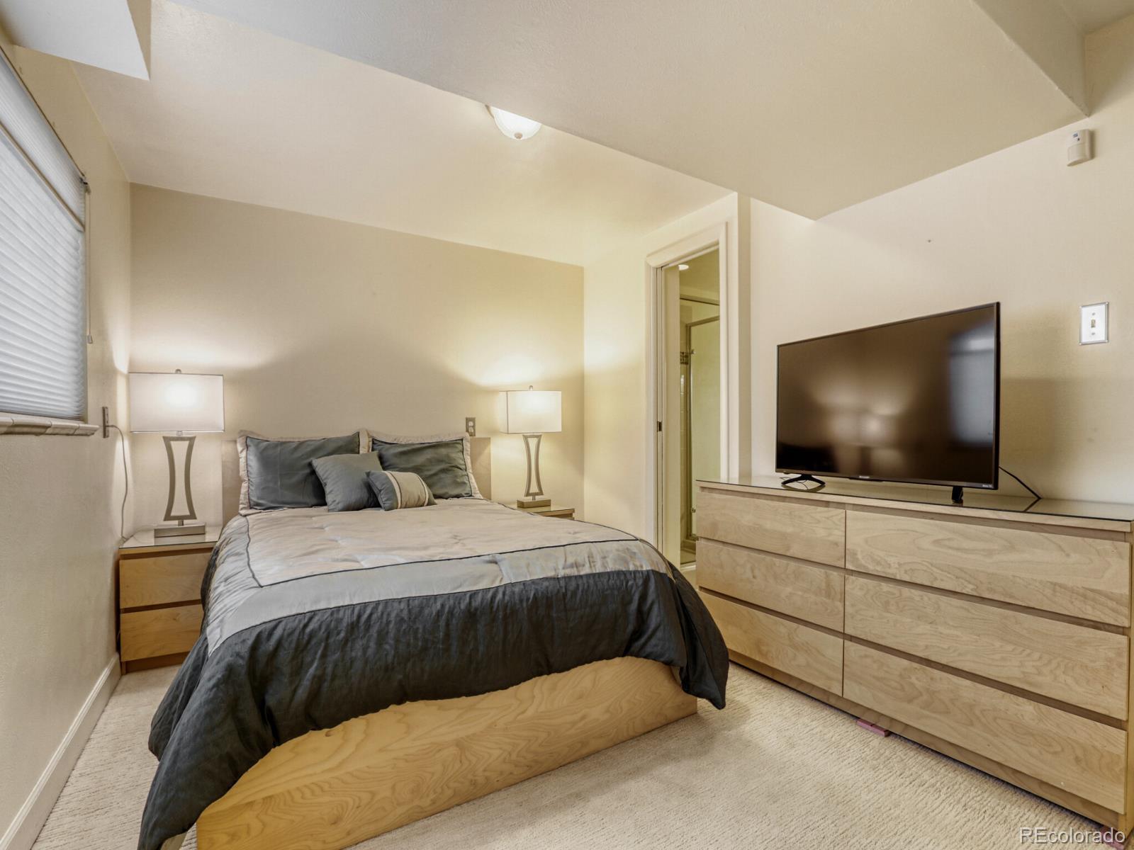 MLS Image #24 for 325 s monaco parkway,denver, Colorado