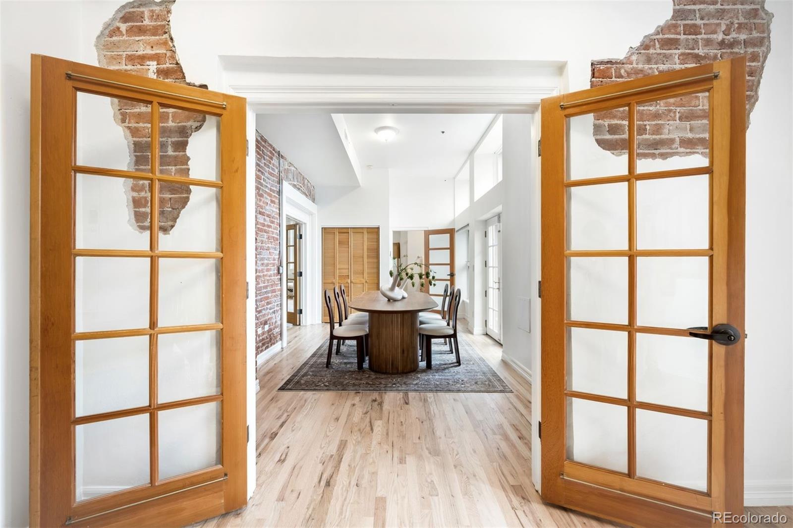 MLS Image #6 for 225 n lincoln street,denver, Colorado