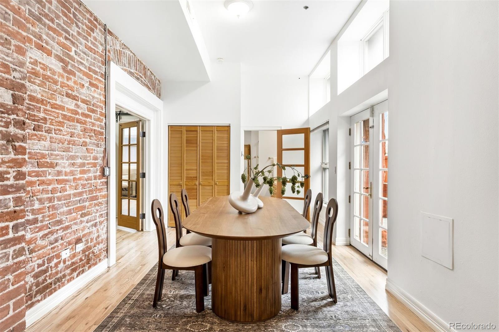 MLS Image #7 for 225 n lincoln street,denver, Colorado