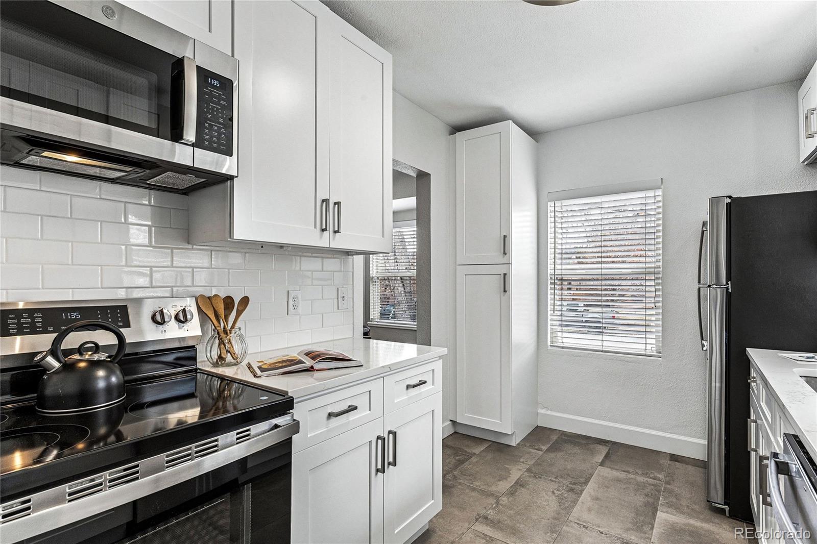 MLS Image #14 for 3065  bellaire street,denver, Colorado