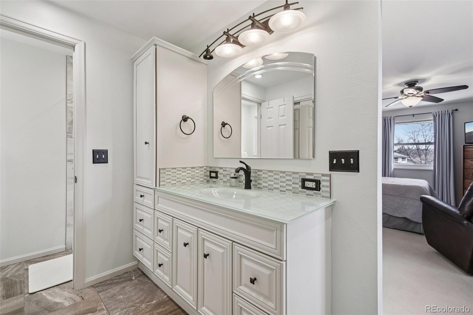 MLS Image #14 for 4153 s syracuse street,denver, Colorado